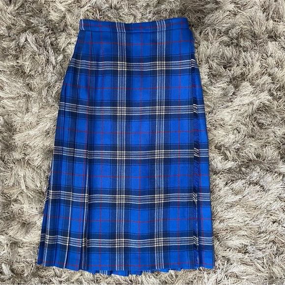 Highland Home Industries blue plaid pleated 100% wool wrap  skirt. Size 10. Used - Picture 7 of 7